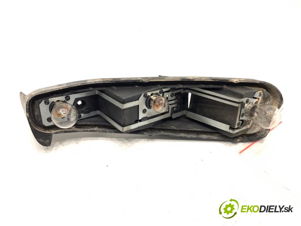 FIAT GRANDE PUNTO liftback 2006 57 kW 1.4 (199AXB11, 199AXB1A, 199BXB1A, 199AXL1A) 1368 vložka svetla pravy zad 27462201