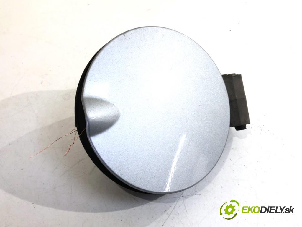 FIAT GRANDE PUNTO liftback 2006 57 kW 1.4 (199AXB11, 199AXB1A, 199BXB1A, 199AXL1A) 1368 Dvierka nádrže paliva  (Kľučka dverí ostatné)