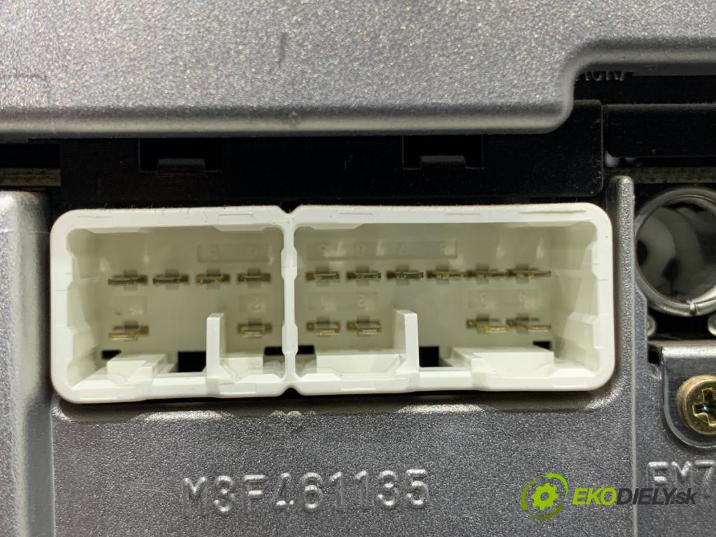 TOYOTA COROLLA E12 liftback 2005 141 kW 1.8 VVTL-i TS (ZZE123) 1796 RADIO 86120-02430 (Audio zařízení)