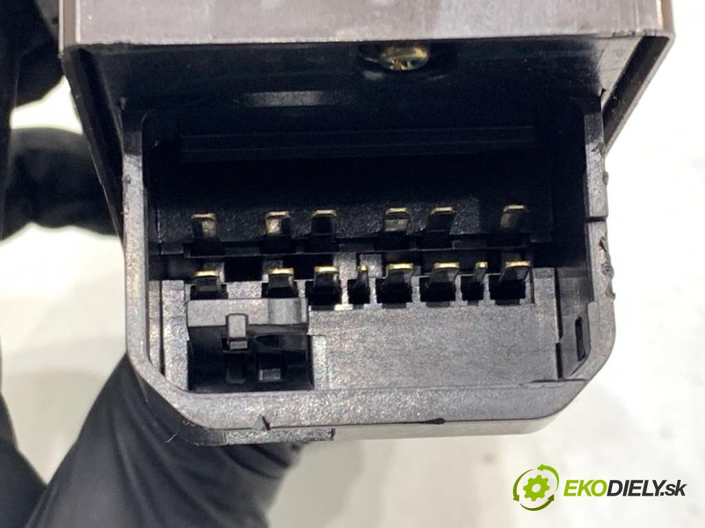 TOYOTA COROLLA E12 liftback 2005 141 kW 1.8 VVTL-i TS (ZZE123) 1796 Prepínač okien  (Prepínacie páčky pod volantom)