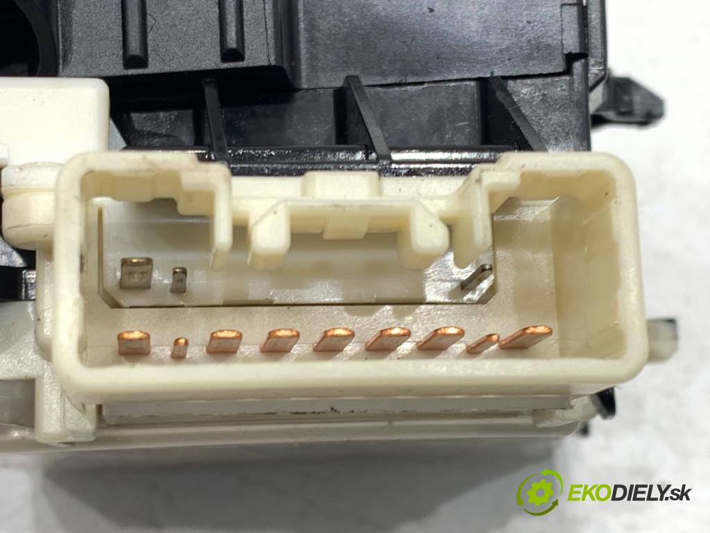 TOYOTA COROLLA E12 liftback 2005 141 kW 1.8 VVTL-i TS (ZZE123) 1796 Prepínač smeroviek  (Prepínacie páčky pod volantom)