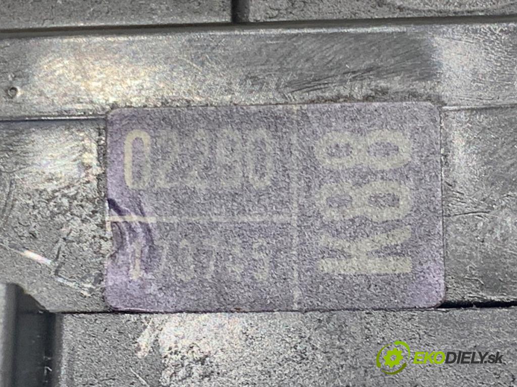 TOYOTA COROLLA E12 liftback 2005 141 kW 1.8 VVTL-i TS (ZZE123) 1796 Prepínač smeroviek  (Prepínacie páčky pod volantom)