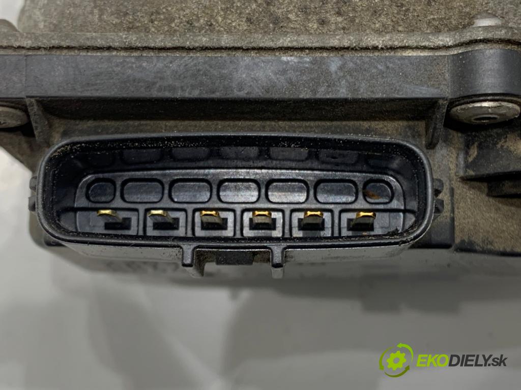 TOYOTA COROLLA E12 liftback 2005 141 kW 1.8 VVTL-i TS (ZZE123) 1796 Škrtiaca klapka 22030-0D030 (Škrtiaca klapka)