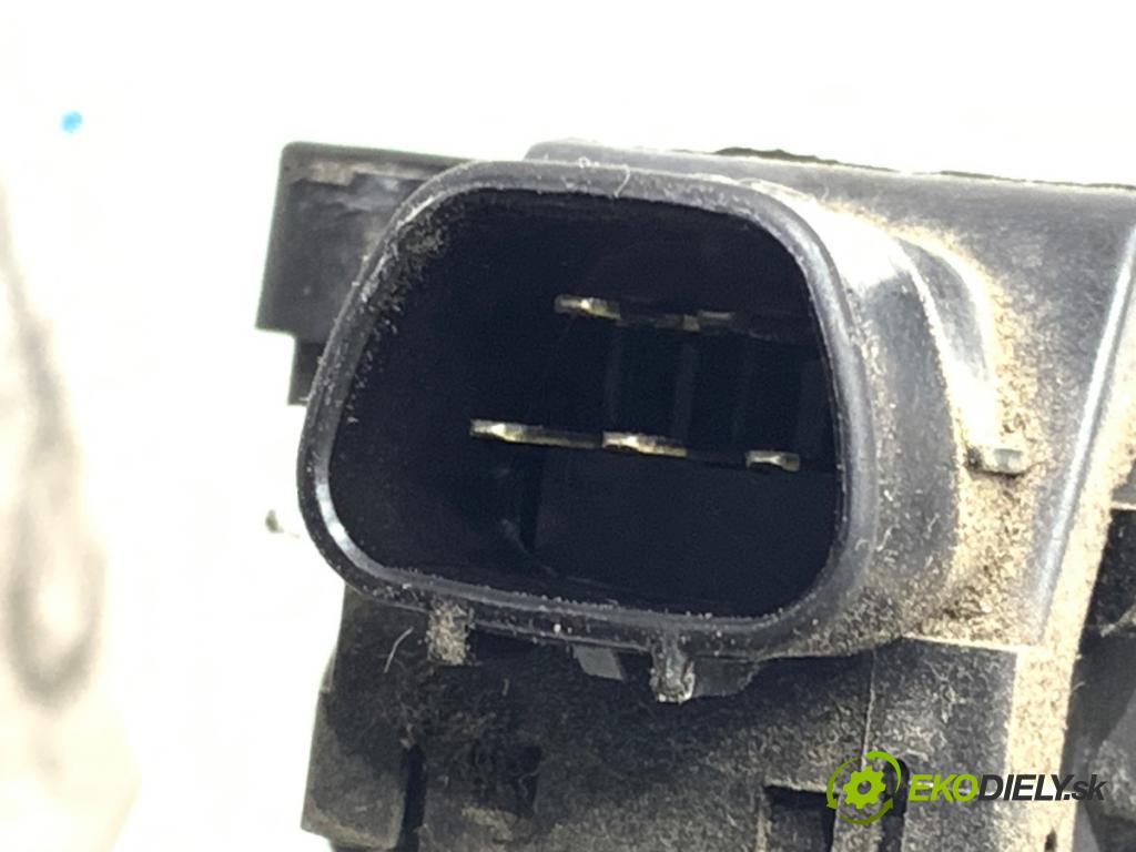 TOYOTA COROLLA E12 liftback 2005 141 kW 1.8 VVTL-i TS (ZZE123) 1796 Mechanizmus stieračov predný 85110-02110 (Motorček stieračov predný)