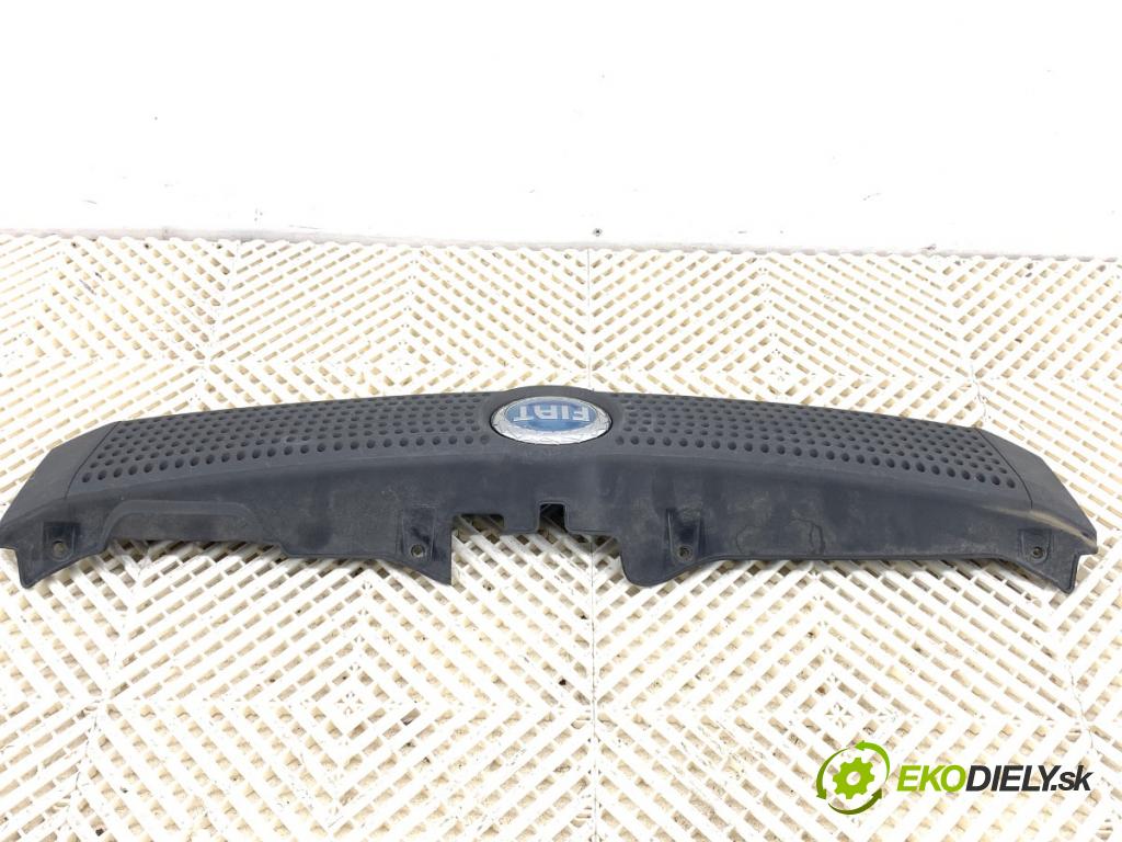 FIAT PANDA II liftback 2005 44 kW 1.2 (169.AXB11, 169.AXB1A) 1242 mřížka maska  (Přední mřížka (maska chladiče))