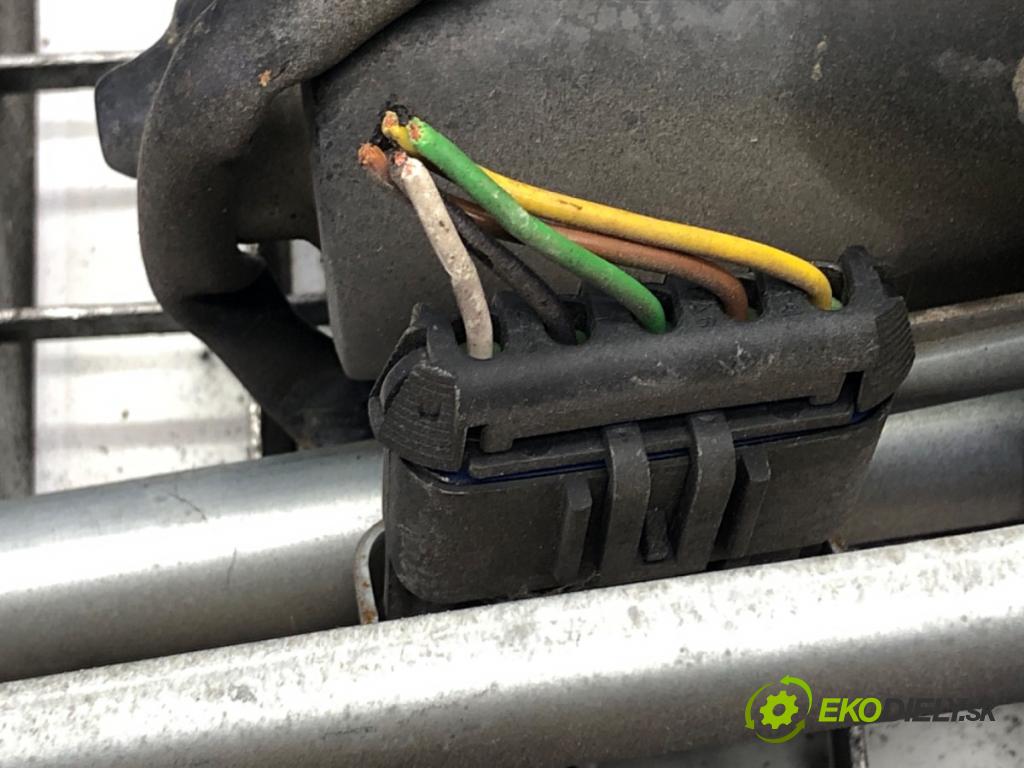 OPEL ZAFIRA A nadwozie wielkoprzestrzenne (MPV) 2003 74 kW 1.6 16V (F75) 1598 Mechanizmus stieračov predný 404496 (Motorček stieračov predný)