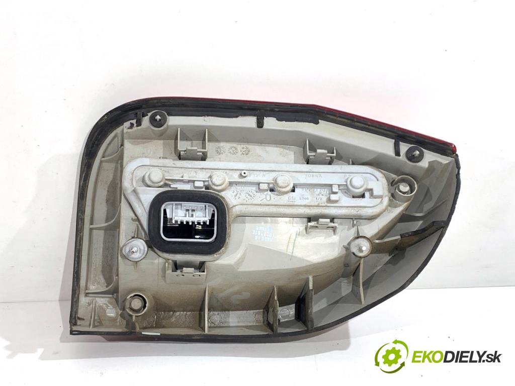 OPEL ZAFIRA A nadwozie wielkoprzestrzenne (MPV) 2003 74 kW 1.6 16V (F75) 1598 Svetlo pravy zad