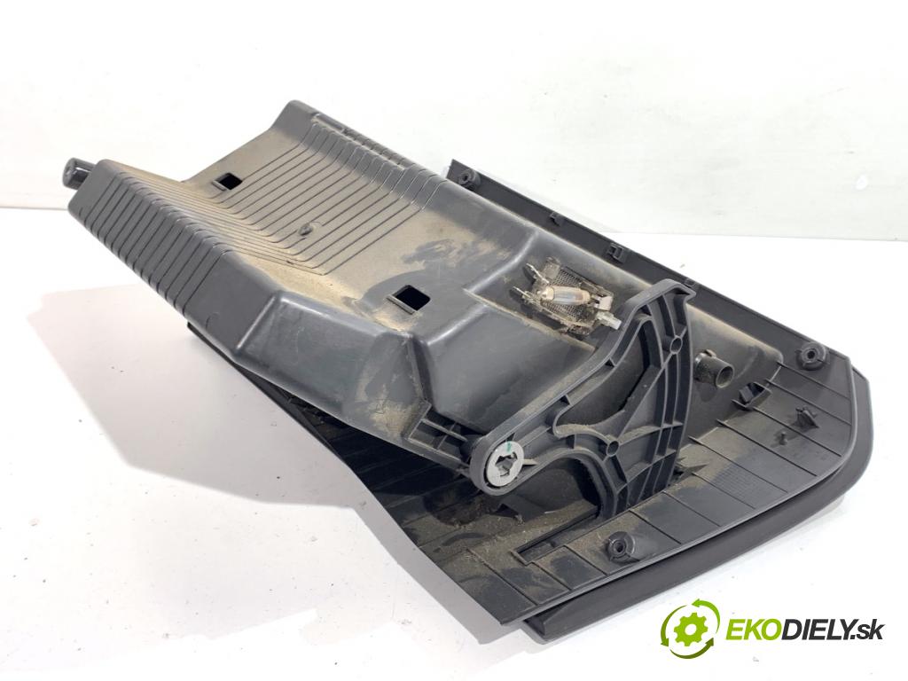 OPEL ASTRA H liftback 2005 59 kW 1.7 CDTI (L48) 1686 Priehradka, kastlík spolujazdca 13191525 (Priehradka (kastlík))