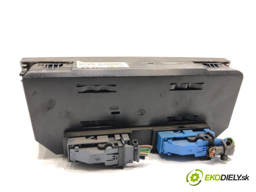 OPEL ASTRA H liftback 2005 59 kW 1.7 CDTI (L48) 1686 Panel ovládania kúrenia 13122963 (Prepínacie páčky pod volantom)