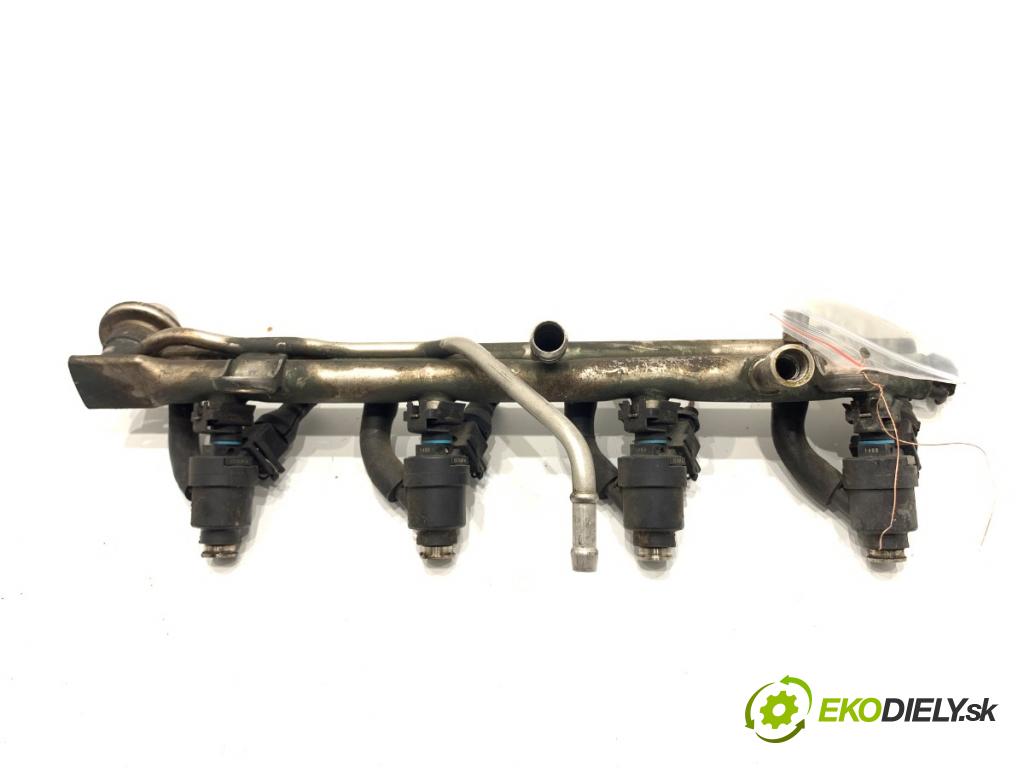 BMW E46 sedan 1998 87 kW 318 i 1895 Lišta vstrekovacia 1743378 (Vstrekovacia lišta)