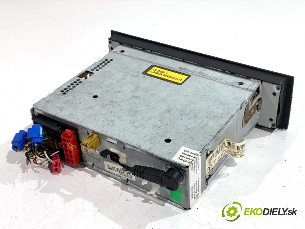 AUDI A4 B6 sedan 2003 132 kW 2.5 TDI quattro 2496 RADIO 8E0035186J (Audio zariadenie)