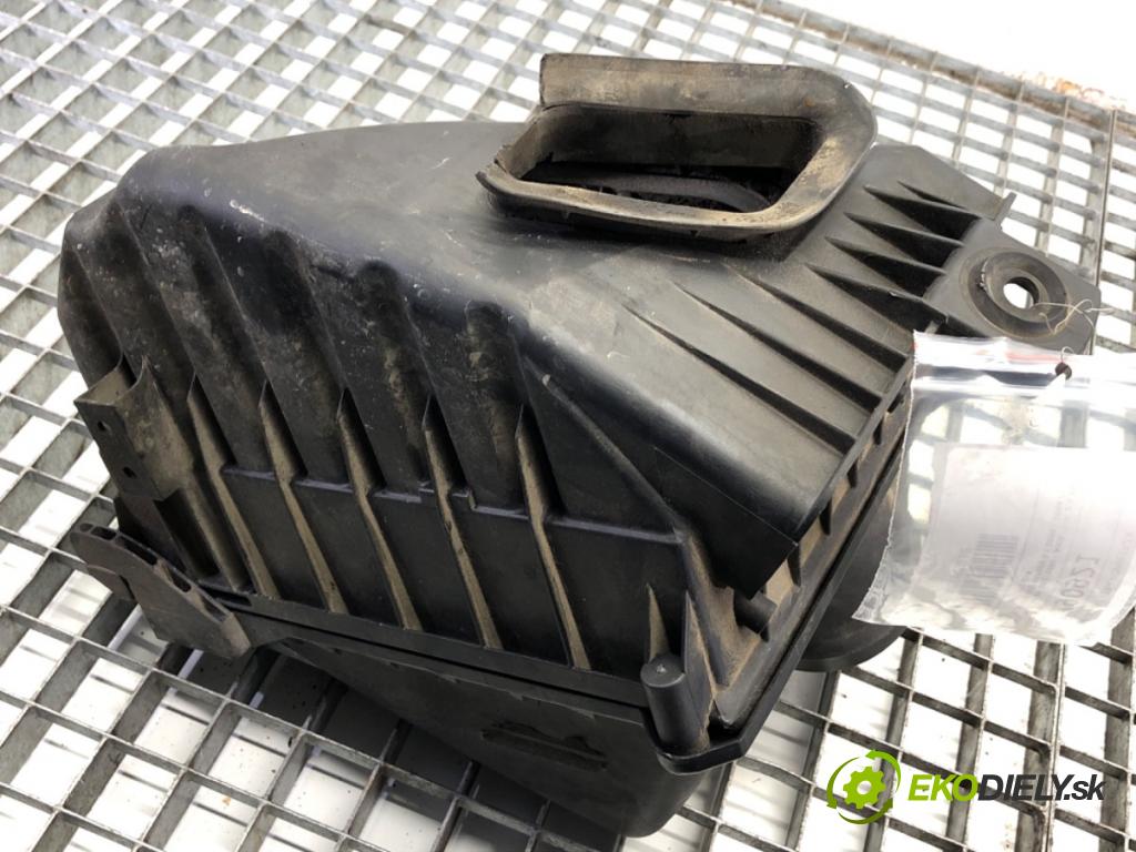 AUDI A4 B6 sedan 2003 132 kW 2.5 TDI quattro 2496 Obal filtra vzduchu 06C133843 (Obal vzduchového filtra)