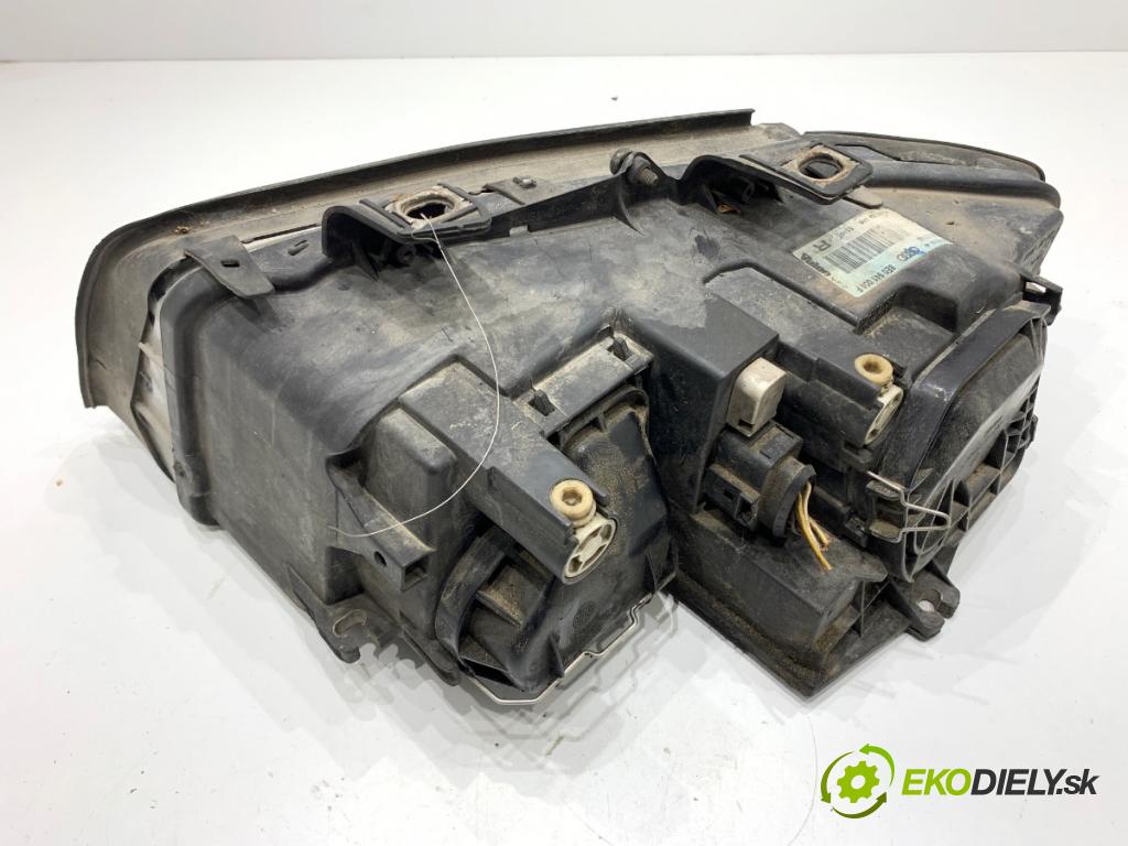AUDI A4 B6 sedan 2003 132 kW 2.5 TDI quattro 2496 Svetlomet pravy predný 8E0941004F