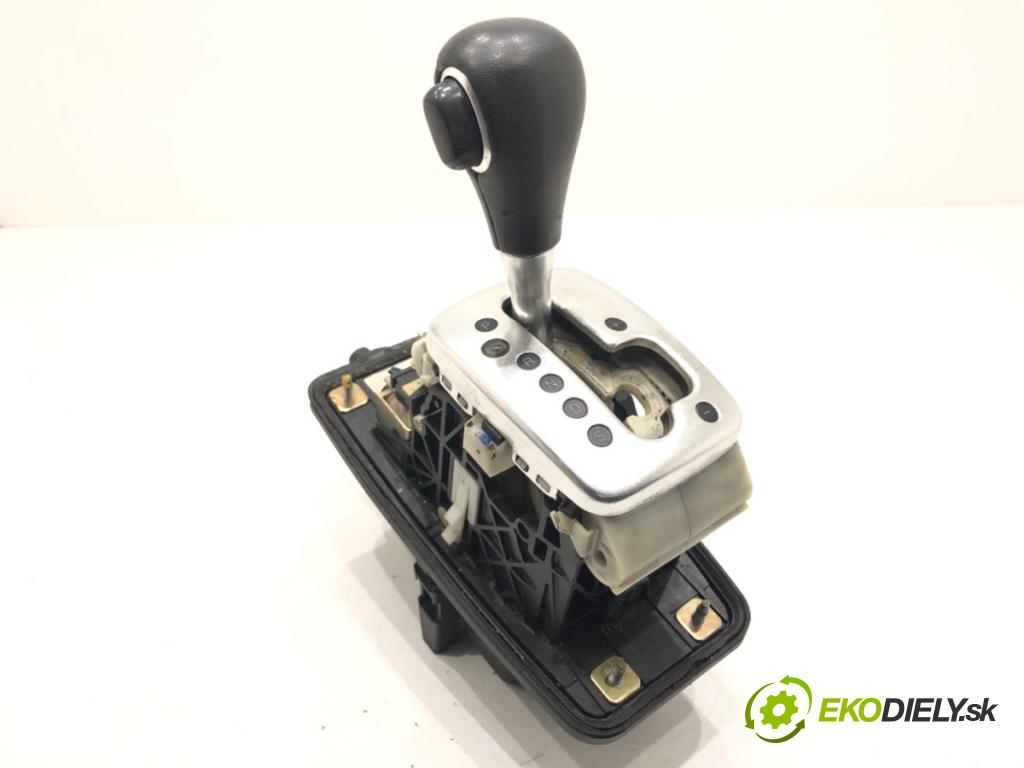 AUDI A4 B6 sedan 2003 132 kW 2.5 TDI quattro 2496 Kulisa 8E1713041H (Rýchlostná páka (kulisa))