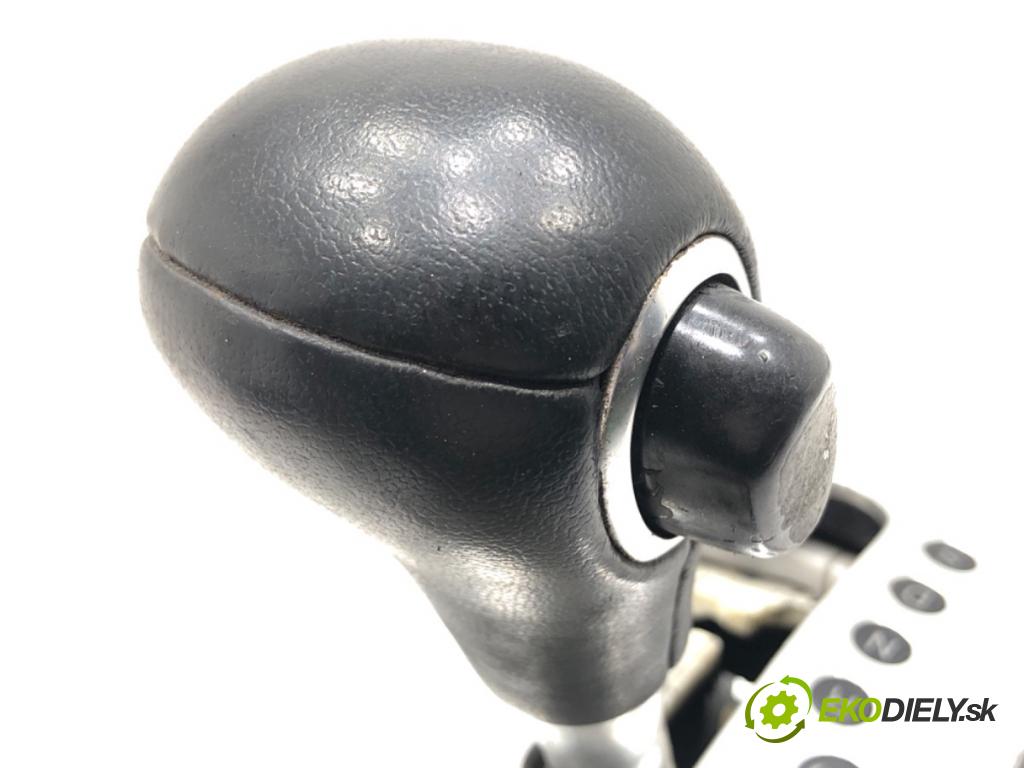 AUDI A4 B6 sedan 2003 132 kW 2.5 TDI quattro 2496 Kulisa 8E1713041H (Rýchlostná páka (kulisa))