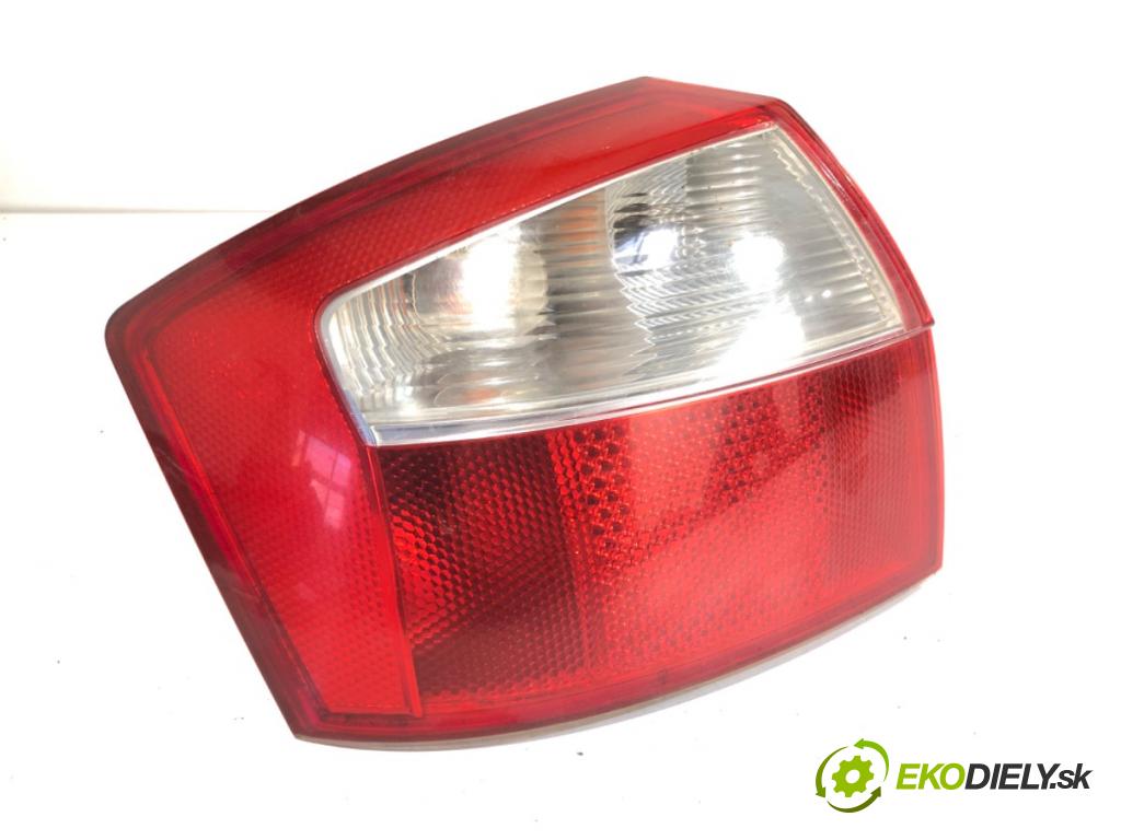 AUDI A4 B6 sedan 2003 132 kW 2.5 TDI quattro 2496 Svetlo ľavy zad 8E0945095C