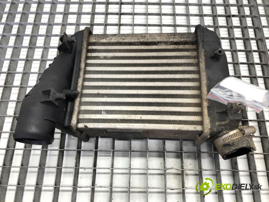 AUDI A4 B6 sedan 2003 132 kW 2.5 TDI quattro 2496 intercooler pravý 8E0145806C (Intercooler (chladič stlačeného vzduchu))