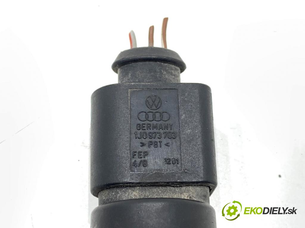 AUDI A4 B6 sedan 2003 132 kW 2.5 TDI quattro 2496 Snímač klimatizácie 1J0973703 (Snímač klimatizácie)