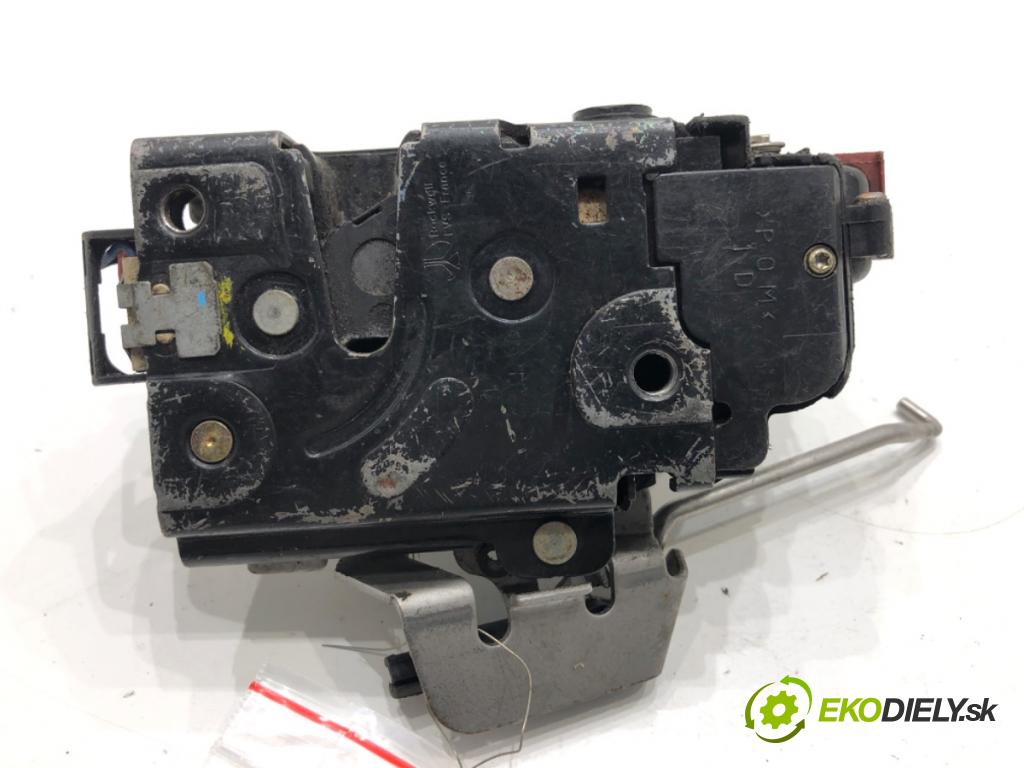 AUDI A4 B6 sedan 2003 132 kW 2.5 TDI quattro 2496 zámok Dvere pravy zad 8E0839016C