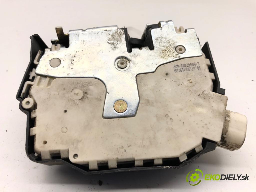 LAND ROVER FREELANDER I samochód terenowy zamknięty 2001 88 kW 1.8 i 16V 4x4 1796 zámok Dvere pravy zad