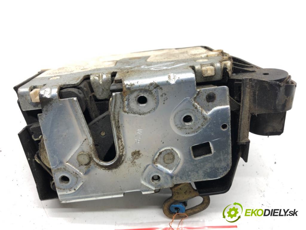 LAND ROVER FREELANDER I samochód terenowy zamknięty 2001 88 kW 1.8 i 16V 4x4 1796 zámok Dvere pravy predný 