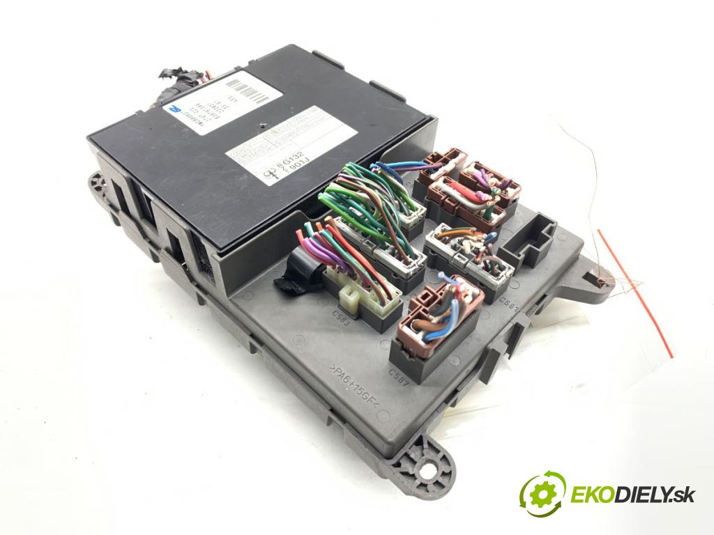 LAND ROVER FREELANDER I samochód terenowy zamknięty 2001 88 kW 1.8 i 16V 4x4 1796 modul BSI YWC000031 (Pojistková skříňka)