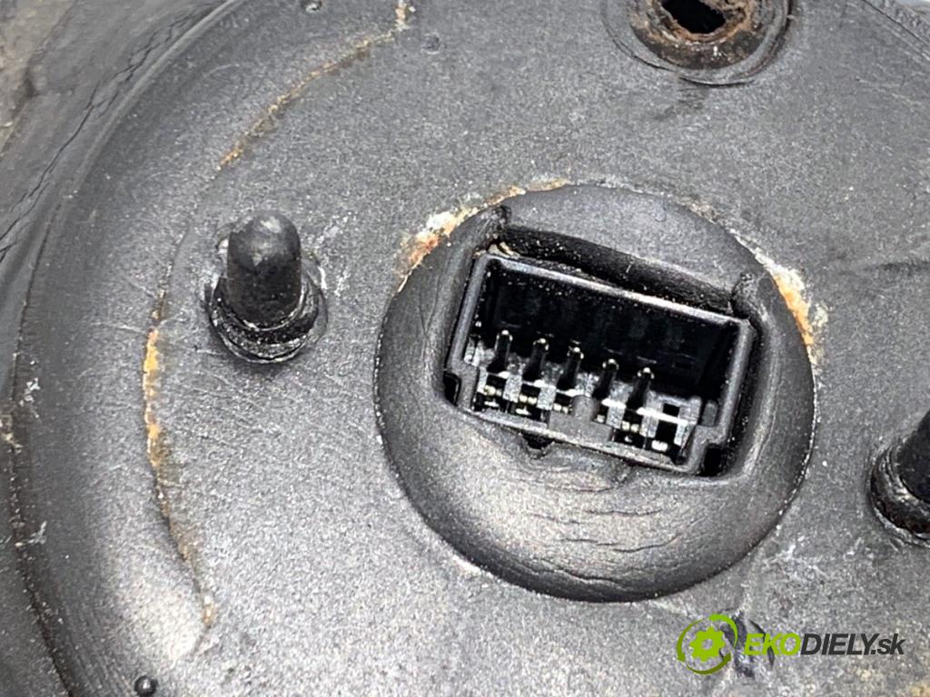 LAND ROVER FREELANDER I samochód terenowy zamknięty 2001 88 kW 1.8 i 16V 4x4 1796 Spätné zrkadlo pravy