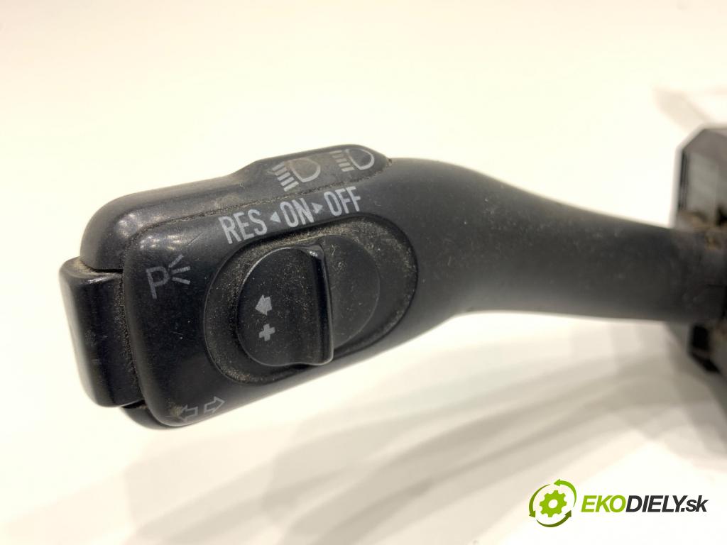 SEAT TOLEDO II sedan 2001 81 kW 1.9 TDI 1896 Prepínač kombinovaný 8L0953513J (Prepínacie páčky pod volantom)
