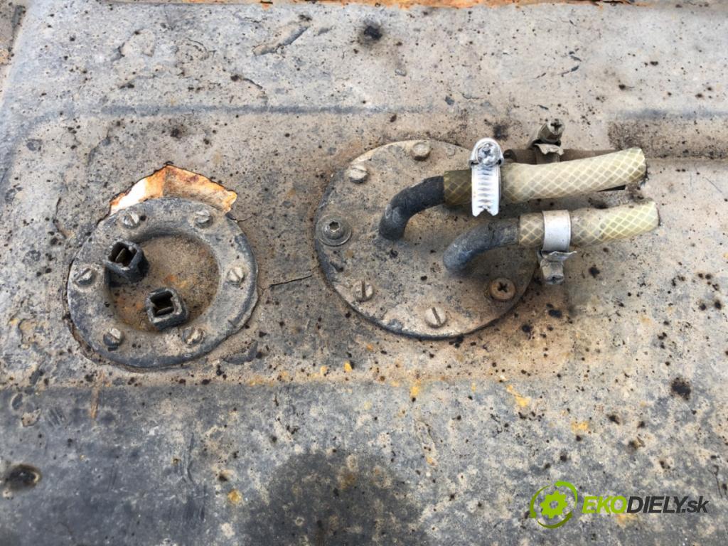 JELCZ   1988    Nádržka paliva  (Palivová nádrž)