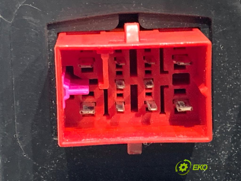 AUDI A6 C5 sedan 1997 110 kW 1.8 T 1781 subwoofer 4B5035382 (Audio zariadenie)