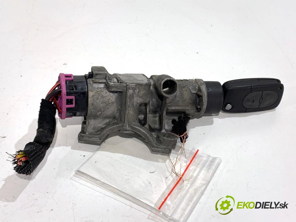 AUDI A6 C5 sedan 1997 110 kW 1.8 T 1781 spinačka 4B0905851B (Spínacia skrinka)