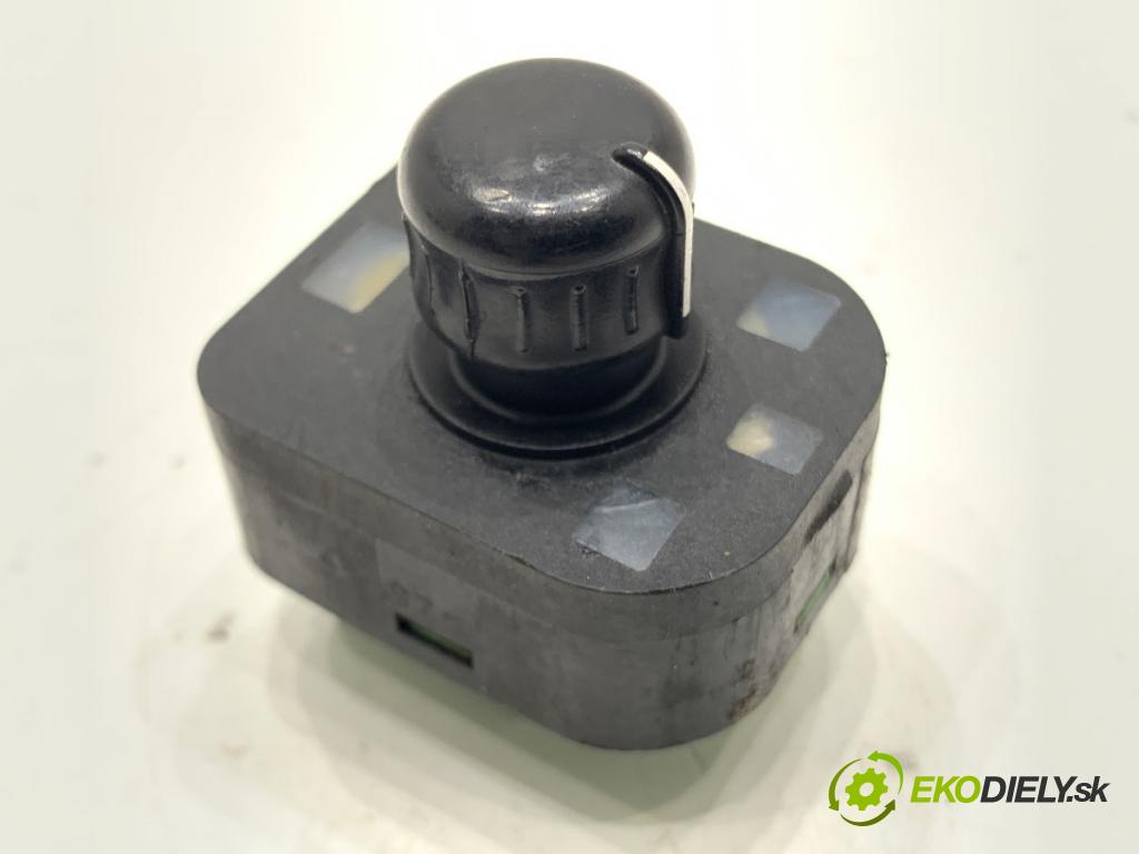 AUDI A6 C5 sedan 1997 110 kW 1.8 T 1781 Prepínač nastavenia spätných zrkadiel 4B0959551 (Prepínacie páčky pod volantom)