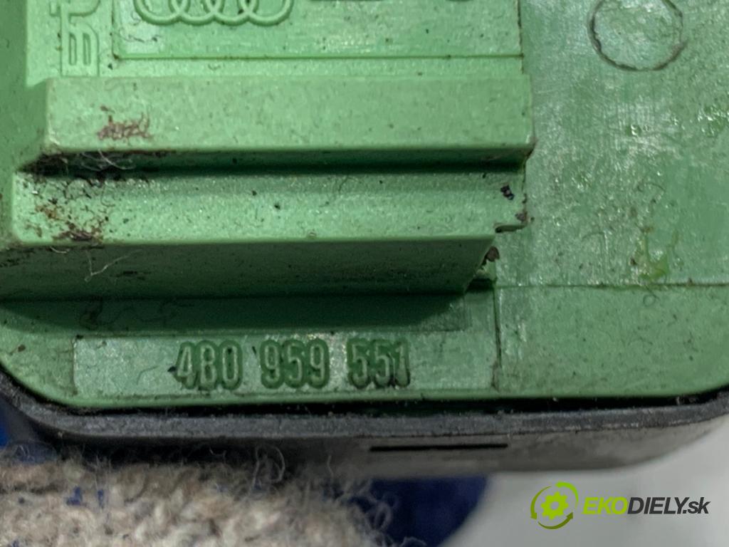 AUDI A6 C5 sedan 1997 110 kW 1.8 T 1781 Prepínač nastavenia spätných zrkadiel 4B0959551 (Prepínacie páčky pod volantom)