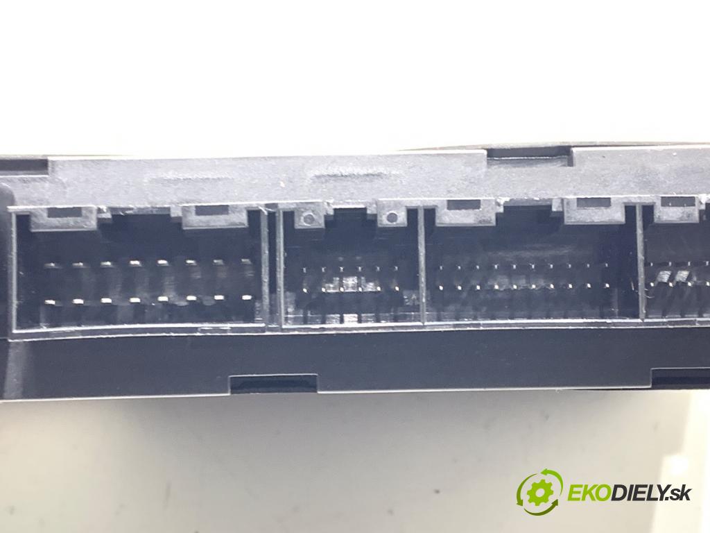 AUDI A6 C5 sedan 1997 110 kW 1.8 T 1781 Modul komfortu 4B0962258B (Modul komfortu)