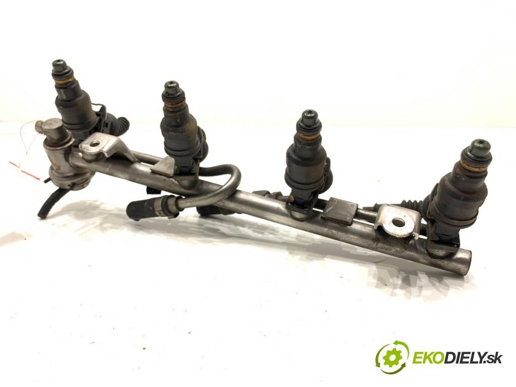 AUDI A6 C5 sedan 1997 110 kW 1.8 T 1781 Lišta vstrekovacia 0280160575 (Vstrekovacia lišta)