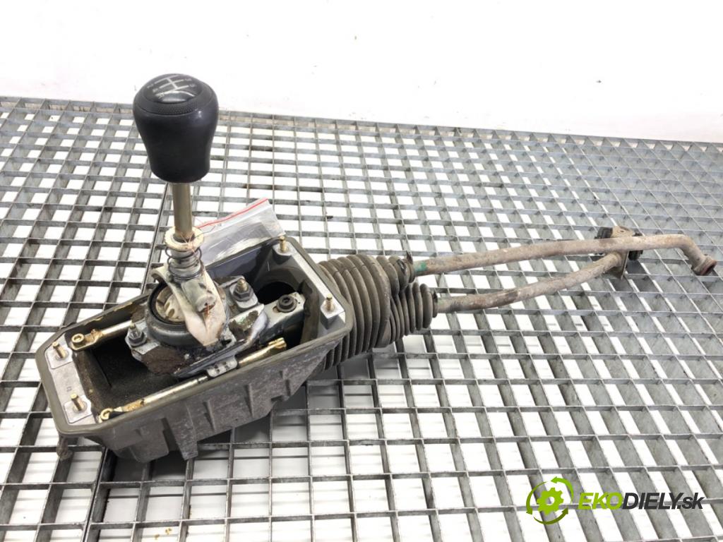 AUDI A6 C5 sedan 1997 110 kW 1.8 T 1781 Kulisa 4B0711025 (Rýchlostná páka (kulisa))