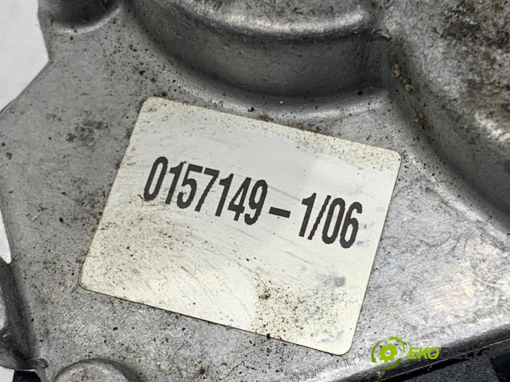 VW FOX liftback 2006 40 kW 1.2 1198 Motor stieračov zad 5Z6955711