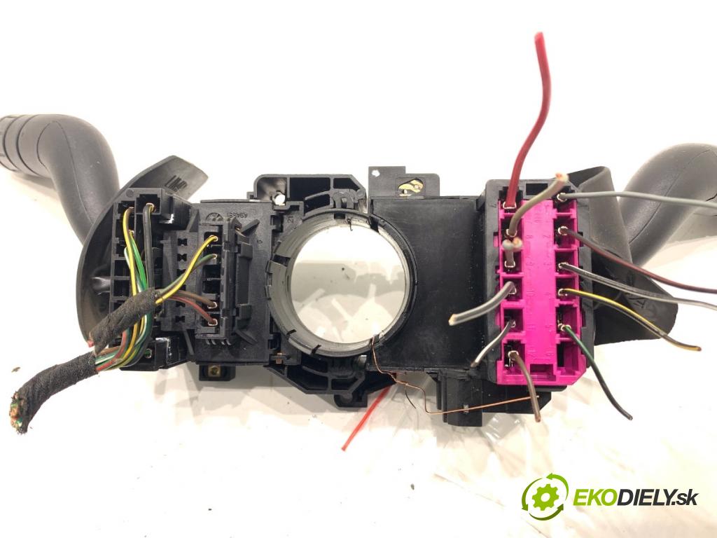 VW FOX liftback 2006 40 kW 1.2 1198 Prepínač kombinovaný 5Z0953503C (Prepínacie páčky pod volantom)