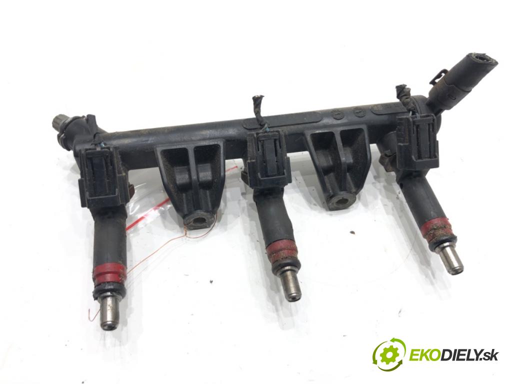 VW FOX liftback 2006 40 kW 1.2 1198 Lišta vstrekovacia 03D133329B (Vstrekovacia lišta)