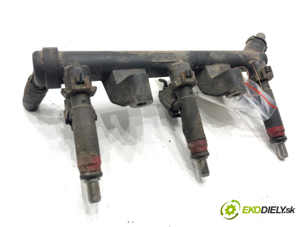 VW FOX liftback 2006 40 kW 1.2 1198 Lišta vstrekovacia 03D133329B (Vstrekovacia lišta)