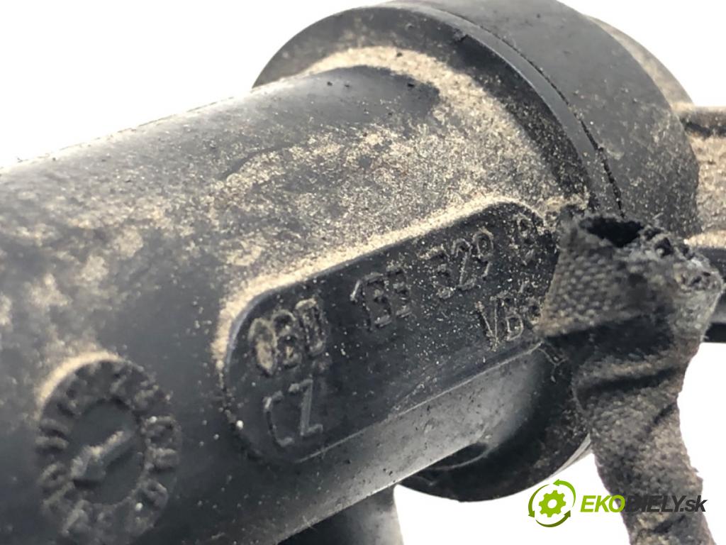 VW FOX liftback 2006 40 kW 1.2 1198 Lišta vstrekovacia 03D133329B (Vstrekovacia lišta)