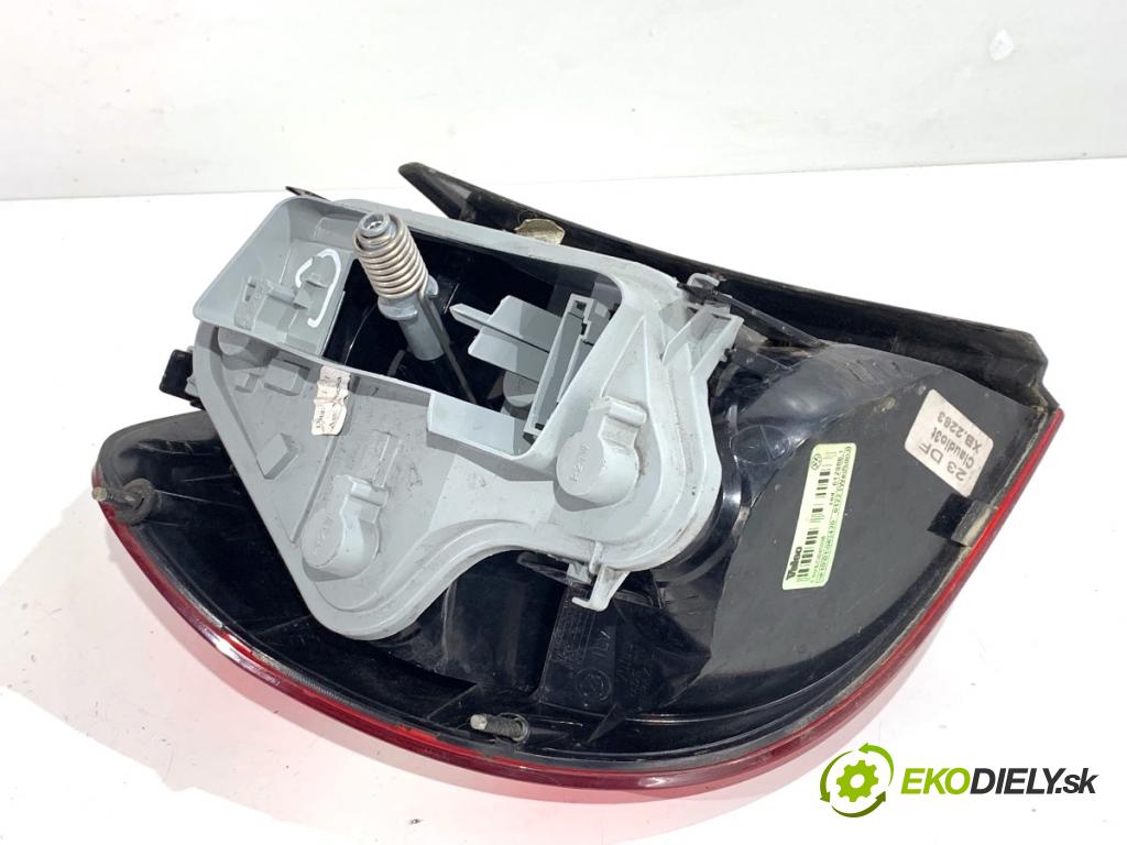 VW FOX liftback 2006 40 kW 1.2 1198 Svetlo pravy zad 5Z0945096