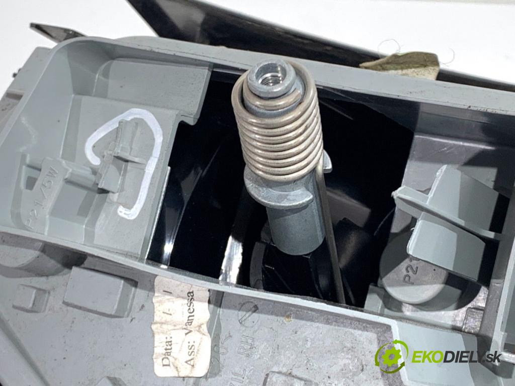 VW FOX liftback 2006 40 kW 1.2 1198 Svetlo pravy zad 5Z0945096