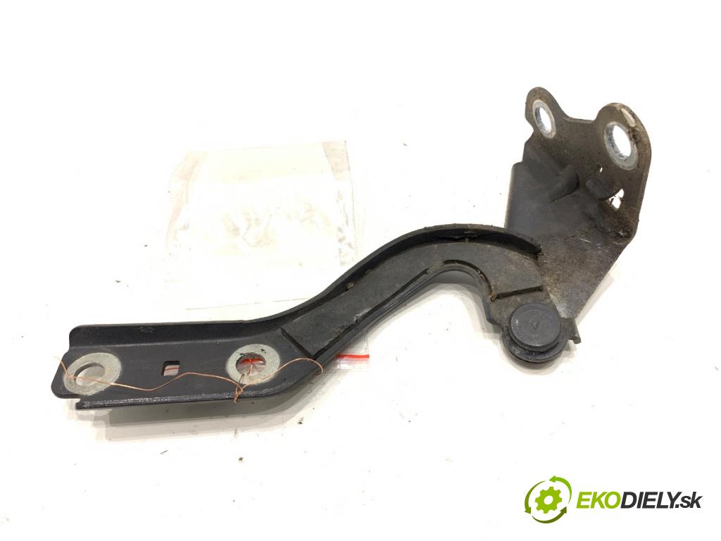 VW FOX liftback 2006 40 kW 1.2 1198 Záves kapoty ľavy predný 