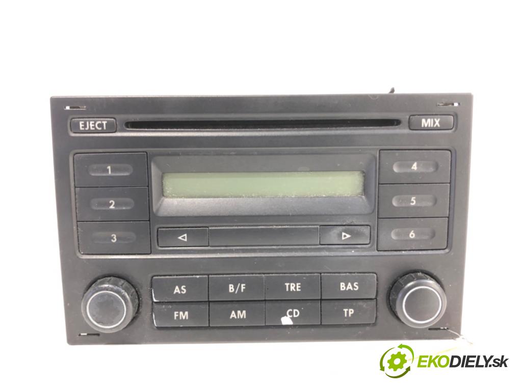 VW POLO IV 9N liftback 2005 47 kW 1.2 12V 1198 RADIO  (Audio zariadenie)