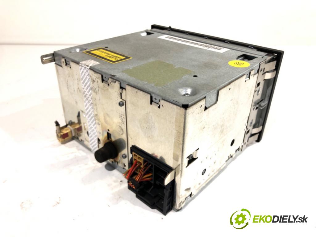 VW POLO IV 9N liftback 2005 47 kW 1.2 12V 1198 RADIO  (Audio zariadenie)