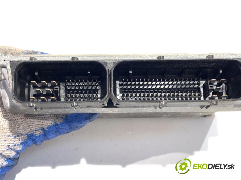 VW POLO IV 9N liftback 2005 47 kW 1.2 12V 1198 riadiaca jednotka Motor 03E906033R (Riadiaca jednotka)