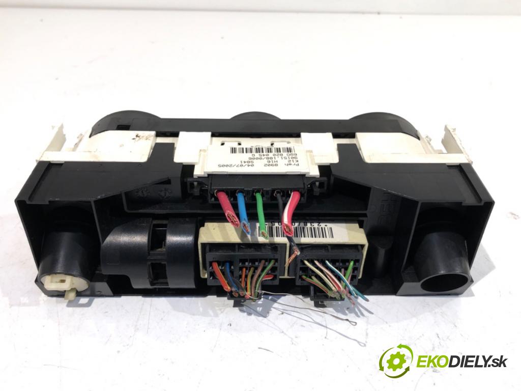 VW POLO IV 9N liftback 2005 47 kW 1.2 12V 1198 Panel ovládania kúrenia 6Q0820045G (Prepínacie páčky pod volantom)