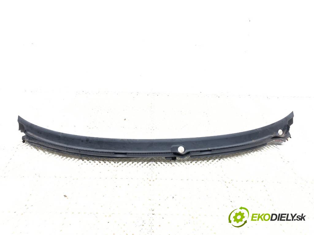 AUDI A6 C5 sedan 1997 110 kW 1.8 T 1781 Torpédo, plast pod čelné okno 4B1819403A (Torpédo (plast pod čelným sklom))