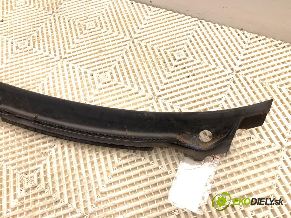 AUDI A6 C5 sedan 1997 110 kW 1.8 T 1781 Torpédo, plast pod čelné okno 4B1819403A (Torpédo (plast pod čelným sklom))